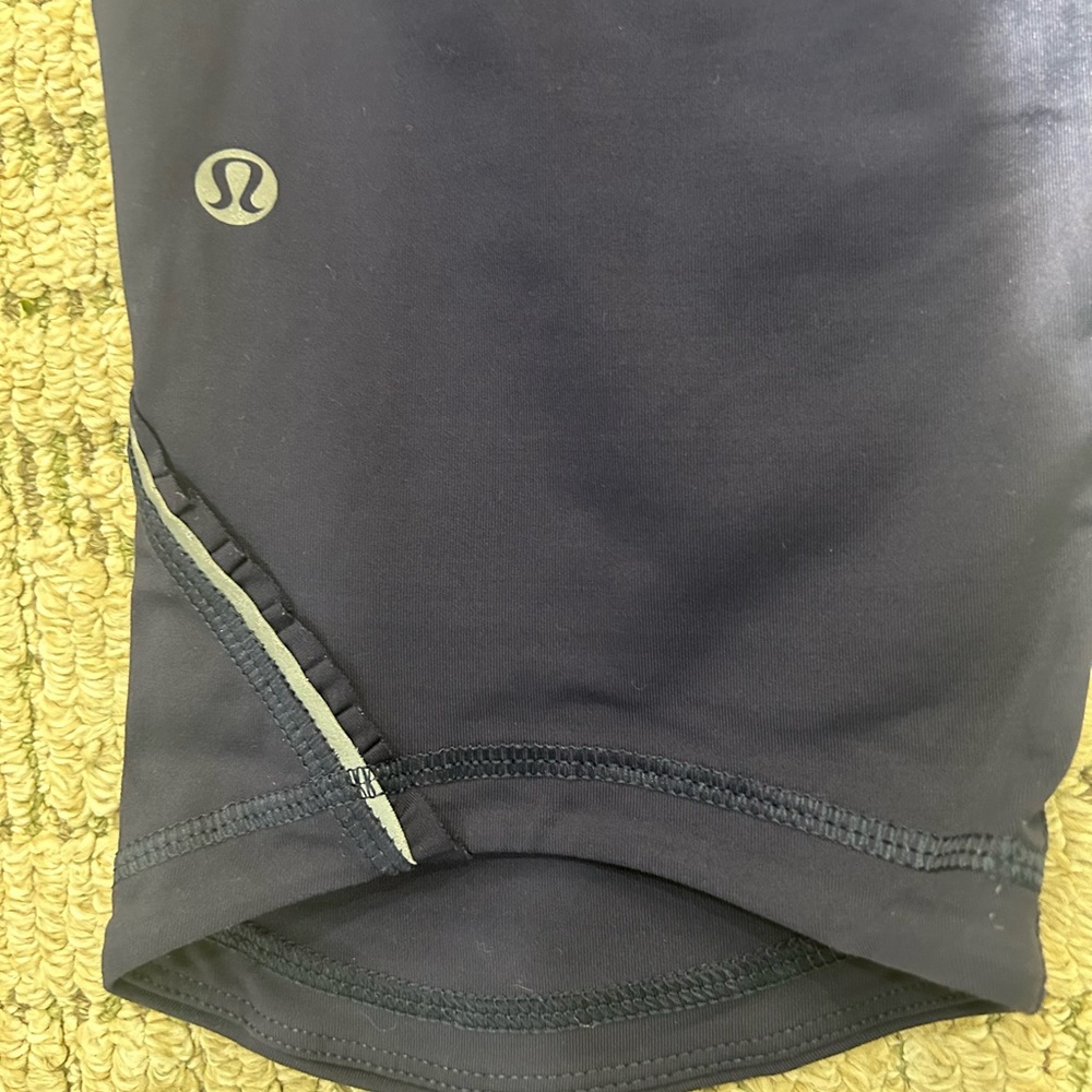 Lululemon Navy Blue Athletic Capris with Tie-Dye Waistband size 12 - Picture 3 of 5